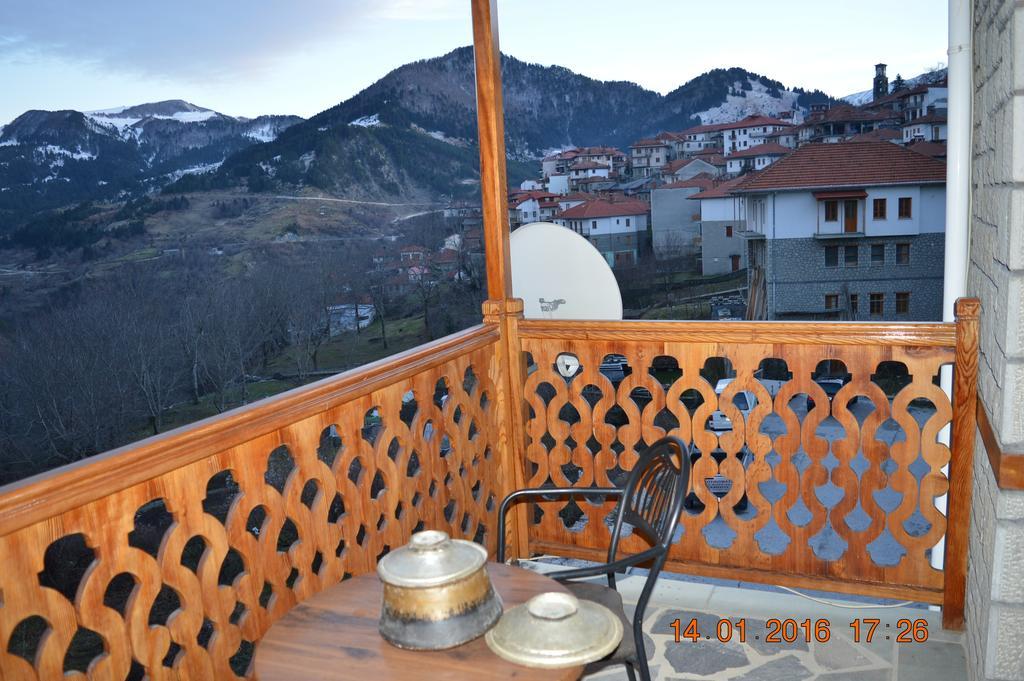 La Petri Studios With Fireplace & View Metsovo Room photo